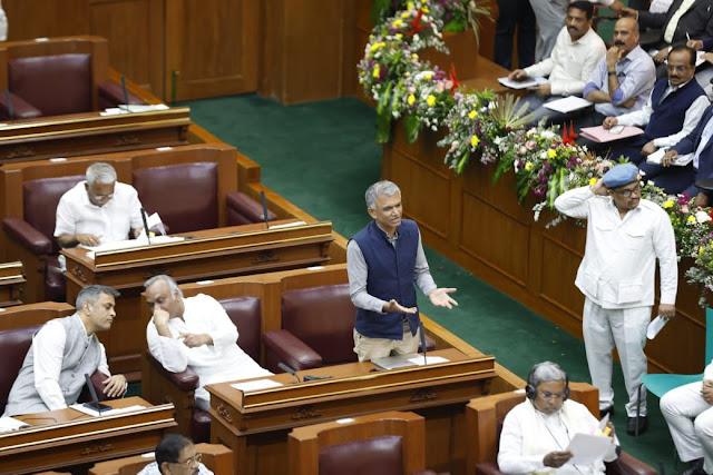 اسمبلی میں بائرے گوڈا کا طنز: حکومت پر حملے کے لیے مسئلہ نہ ملنا ہی بی جے پی کی سب سے بڑی مشکل