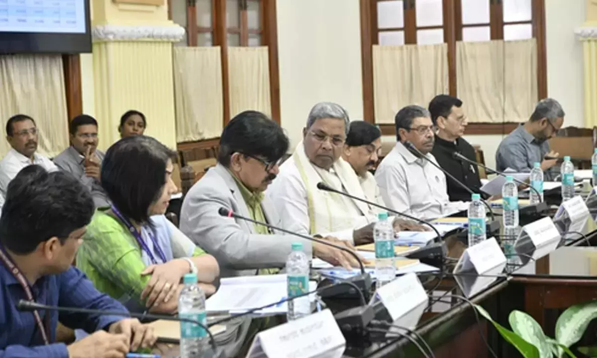 سدارامیا کا ٹیکس نظام سخت بنانے پر زور، چوری اور جعلی کریڈٹ کے خلاف  سخت  کارروائی کی ہدایت