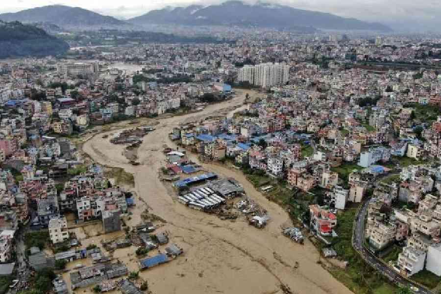 نیپال میں زبردست بارشوں سے سیلاب اور لینڈ سلائیڈنگ، تقریباً 42 افراد ہلاک