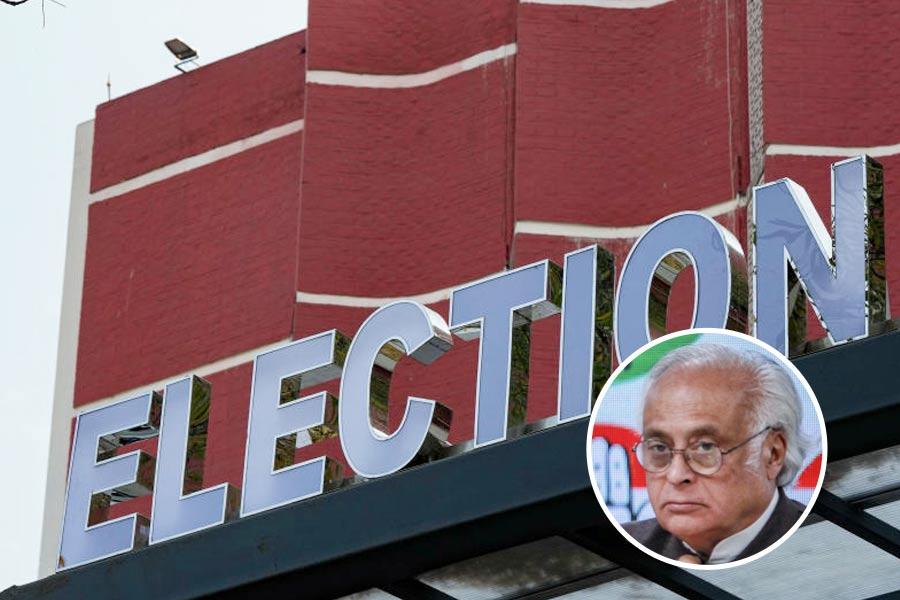 نیشنل ووٹرز ڈے پر کانگریس کی تنقید، الیکشن کمیشن پر آئین کی خلاف ورزی کا الزام