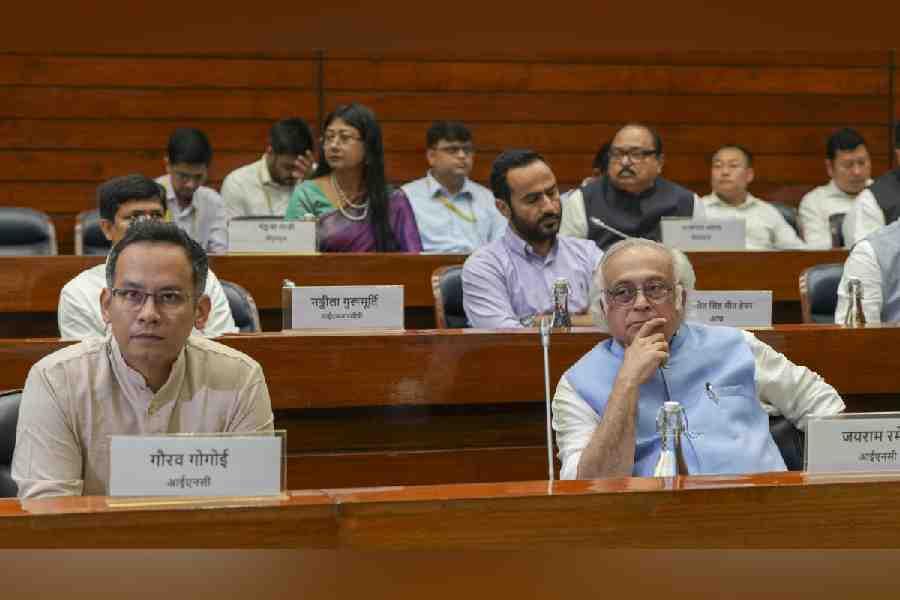 پارلیمنٹ کے مانسون اجلاس میں ہنگامے کے امکانات، اپوزیشن کا ووٹر لسٹ اور ’آپریشن سندور‘ پر بحث کا مطالبہ