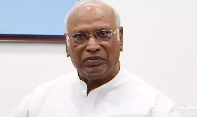 مودی حکومت کی خارجہ پالیسی پر سوال، کھرگے کا سنگین الزام