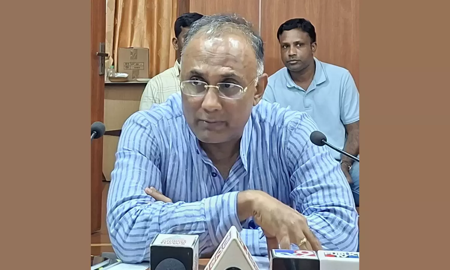 وزیر صحت دنیش گنڈو راؤ کا اعلان: غیر معیاری ادویات اور مضر خوراک کے خلاف سخت اقدامات، آیوش شعبے کو ڈرگ کنٹرول محکمہ میں ضم کرنے کا فیصلہ