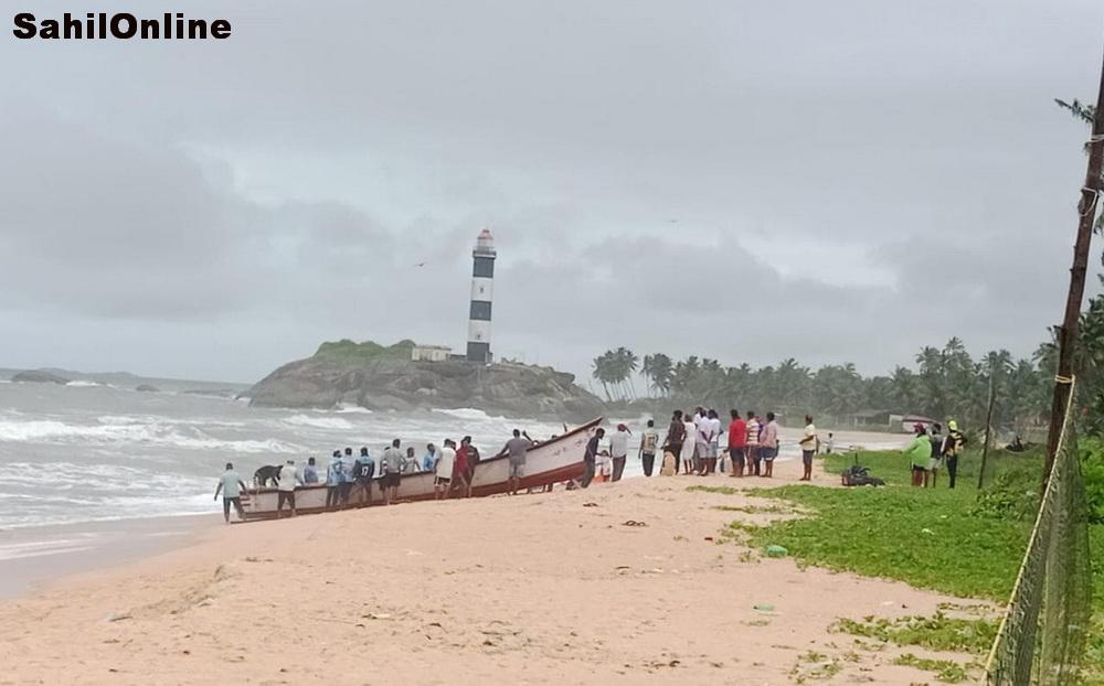 Boat mishaps continue along coastal Karnataka; after Bhatkal and Upunda, boat capsizes near Kapu