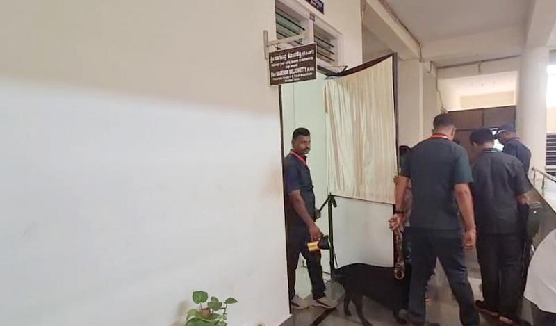 bhatkal-hoax-bomb-threat-searching-3