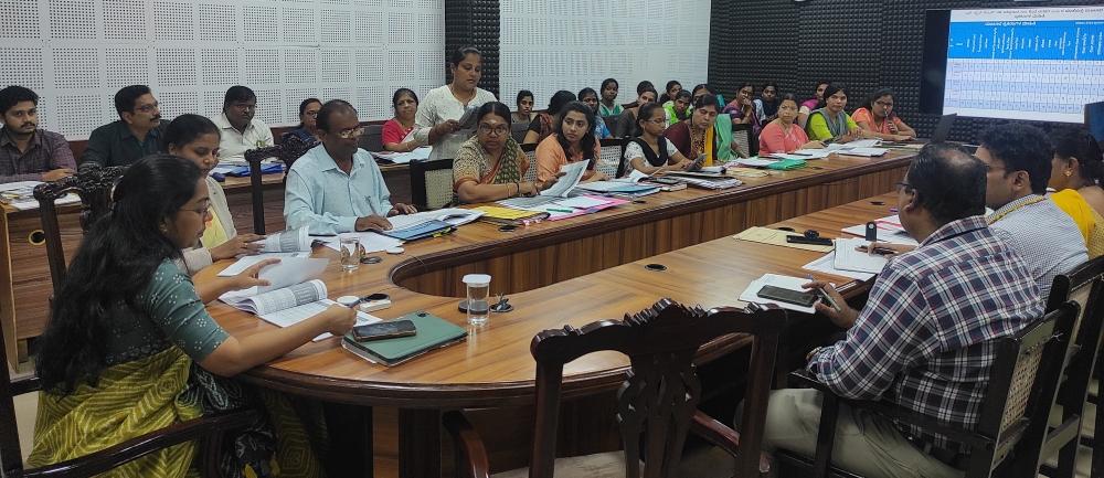 Karwar: DC Lakshmi Priya directs skill training for women facing domestic violence