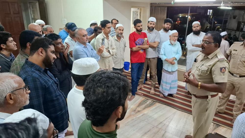 Bhatkal police conduct awareness drive at Noor Masjid; Urge public to report illegal activities