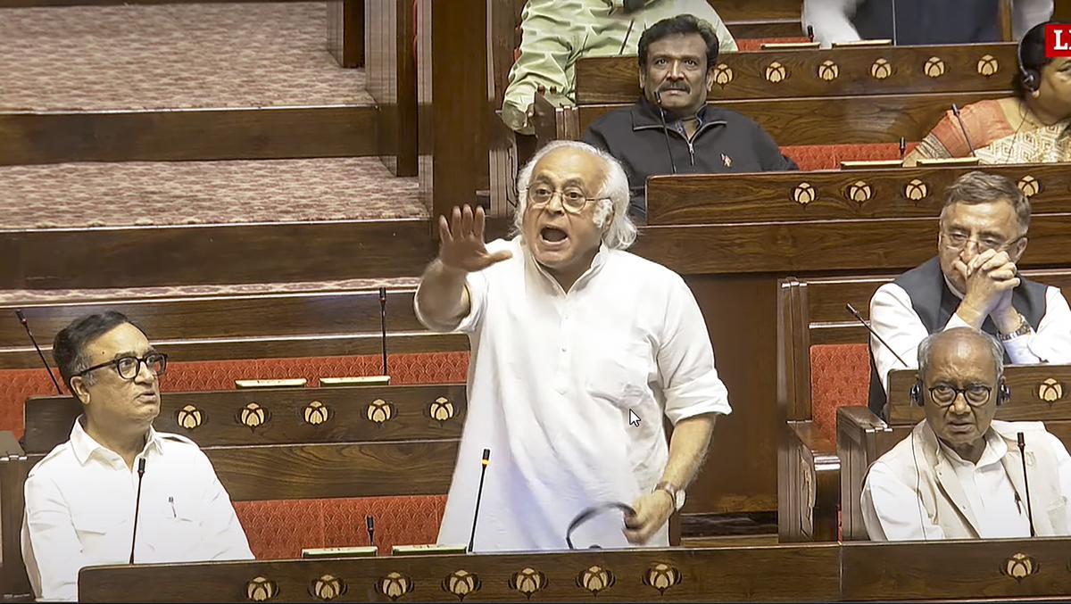 وقف ترمیمی بل کیخلاف قانونی محاذ گرم، کئی سیاسی جماعتوں اور رہنماؤں کا سپریم کورٹ سے رجوع کا اعلان، جموں کشمیر اسمبلی کی مذمتی قرار داد