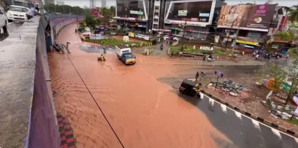 دکشن کنڑا میں  بھاری بارش کی پیش گوئی کے ساتھ ریڈ الرٹ؛  وزیر دنیش گنڈو راؤ  نے  افسران کو دی ضروری ہدایات