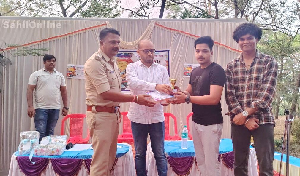 بھٹکل میں ٹریفک و روڈ سیفٹی پینٹنگ مقابلہ؛ 200 سے زائد طلبہ کی شرکت