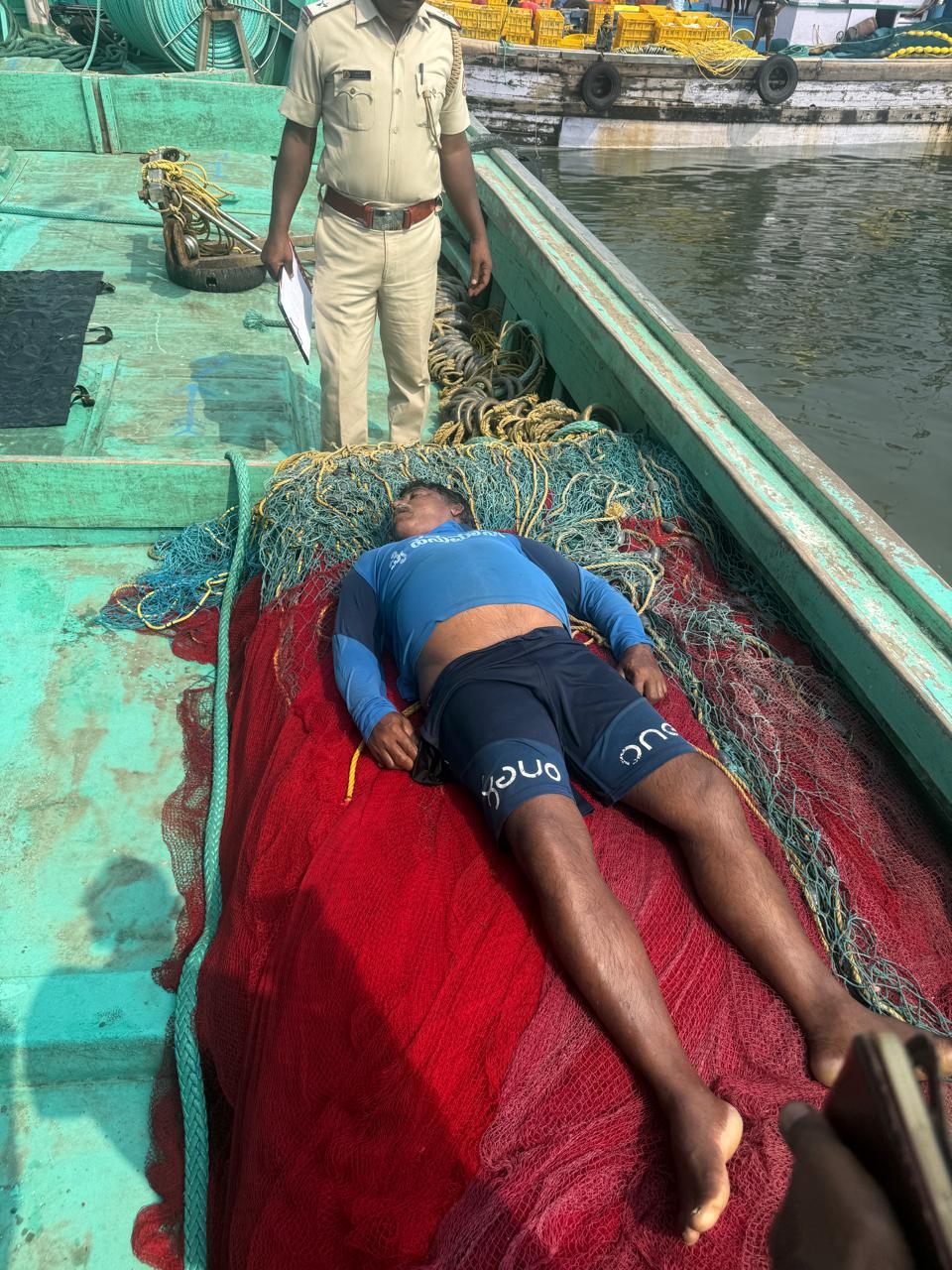 بھٹکل: ماوین کوروے بندر کے قریب ماہی گیر سمندر میں گر کر ہلاک