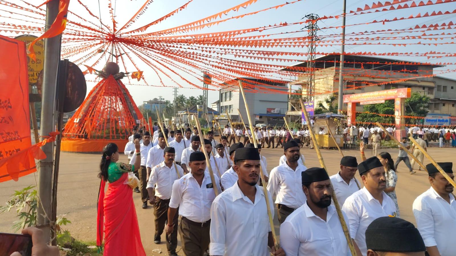 بیلگام میں آر ایس ایس مارچ میں شرکت پر طالب علم کو سزا، ٹیچر کے خلاف بی جے پی برہم