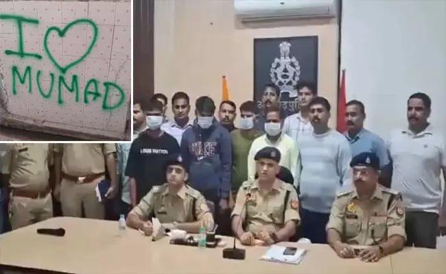 علی گڑھ میں مندروں پر "آئی لو محمد" لکھنے کے الزام میں چار ہندو افراد گرفتار، پولیس نے کیا فرقہ وارانہ سازش کاانکشاف