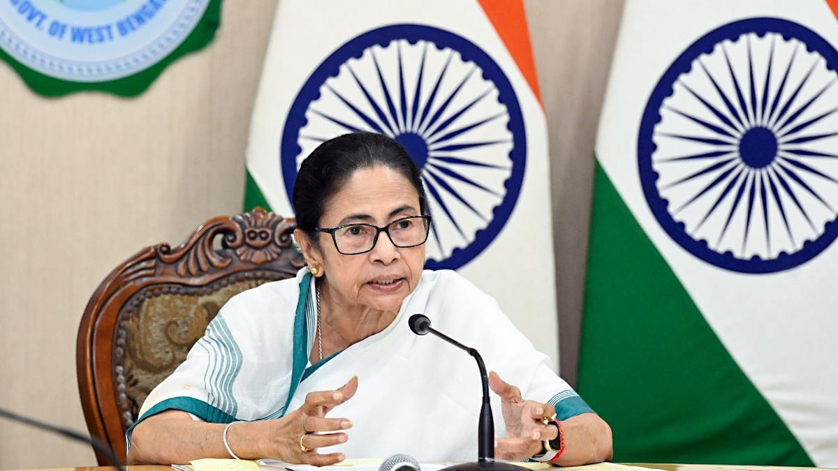 ممتا بنرجی کا الزام: آسام کی بی جے پی حکومت مغربی بنگال میں این آر سی تھوپنے کی کوشش کر رہی ہے، اپوزیشن سے اتحاد کی اپیل