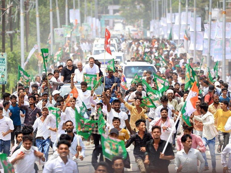 ووٹ ادھیکار یاترا کے پانچویں دن بی جے پی اور الیکشن کمیشن پر سنگین الزامات، بہار میں عوامی حقوق کی گونج