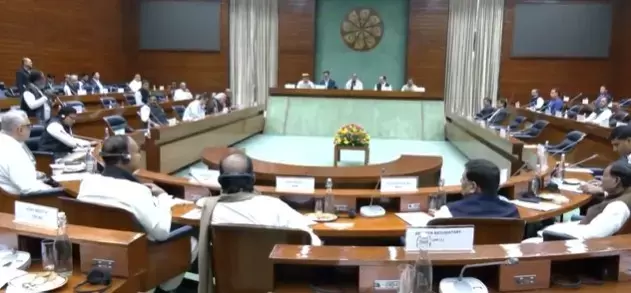 کل جماعتی اجلاس میں اپوزیشن کا احتجاج: سرمائی سیشن میں اہم قومی مسائل پر جامع بحث کا مطالبہ