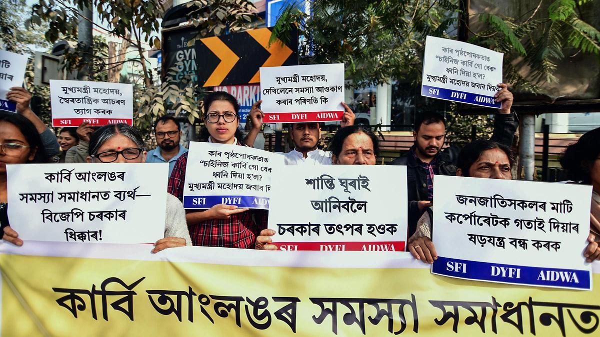 آسام میں حالات سنبھلنے کے بعد تشدد سے متاثرہ علاقوں میں موبائل انٹرنیٹ سروس بحال