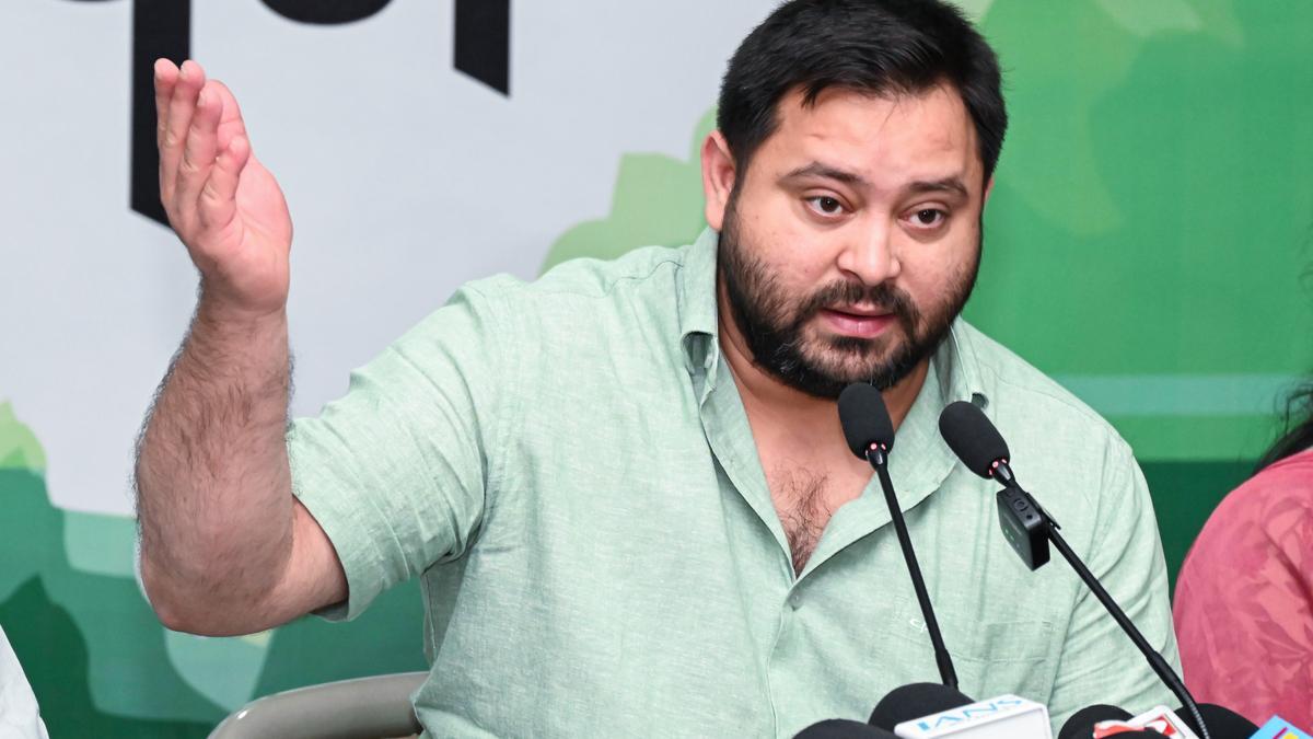 این ڈی اے حکومت بہار کے نوجوانوں کے ساتھ ناانصافی کر رہی ہے: ٹی آر ای-4 پر تیجسوی یادو کا بیان
