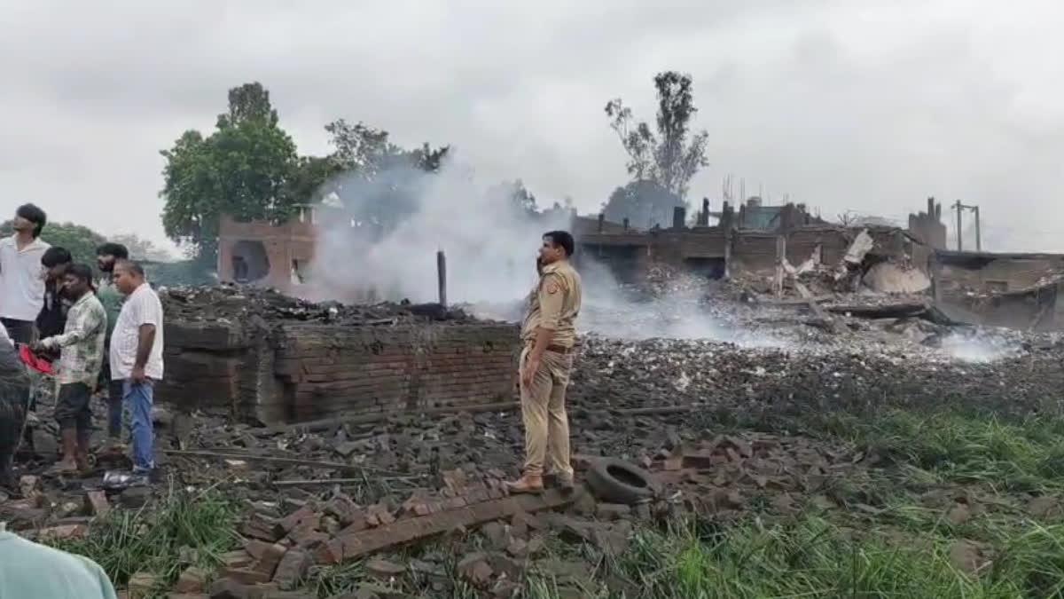 کوشامبی پٹاخہ گودام میں خوفناک دھماکہ، کئی گھر تباہ، 7 افراد ہلاک
