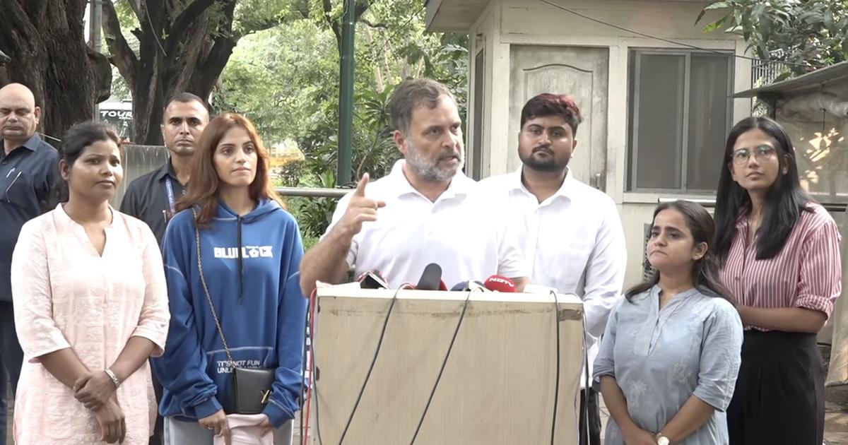 راہل گاندھی کا حکومت پر سخت حملہ، ’طالبات کے گھروں پر غنڈے بھیج کر معافی مانگنے پر مجبور کیا گیا‘