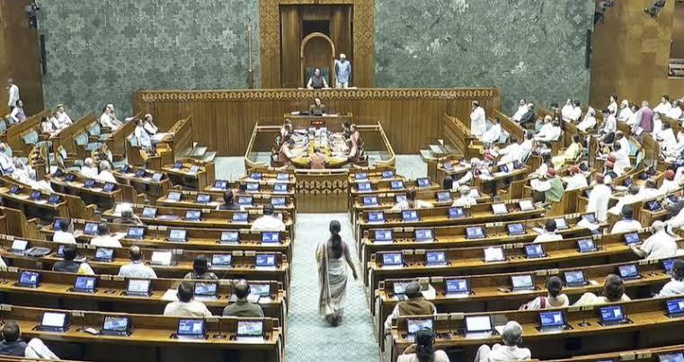 مانسون اجلاس کے اختتام میں تاخیر پر کانگریس کا حکومت پر حملہ، امت شاہ سے سوال ’آخر کیا تیاری چل رہی ہے؟‘