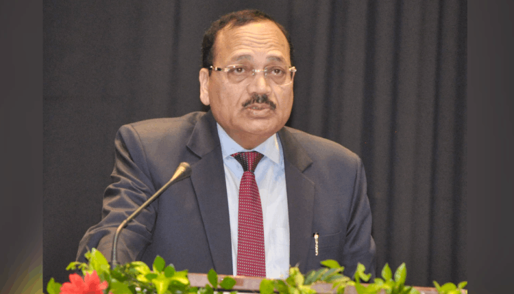 صارف کمیشنوں میں مقدمات کے بڑھتے بیک لاگ پر سپریم کورٹ سخت، دو ہفتوں میں تفصیلی رپورٹ طلب