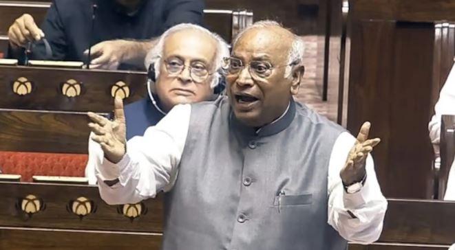 ہلدوانی میں کھرگے کی ریلی کے بعد اسٹیج کا ’شدھی کرن‘، کانگریس نے کارروائی کا  کیا مطالبہ