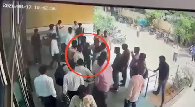 پی ایچ ڈی اسکالر نے دہلی یونیورسٹی پروفیسر پر کیا حملہ، یونیورسٹی نے کیا معطل