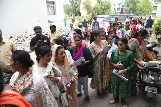 یو جی سی-نیٹ کے 3 امتحانات منسوخ ہونے پر کانگریس برہم، ’این ٹی اے کی غلطی کا خمیازہ طلبا کیوں بھگتیں؟‘