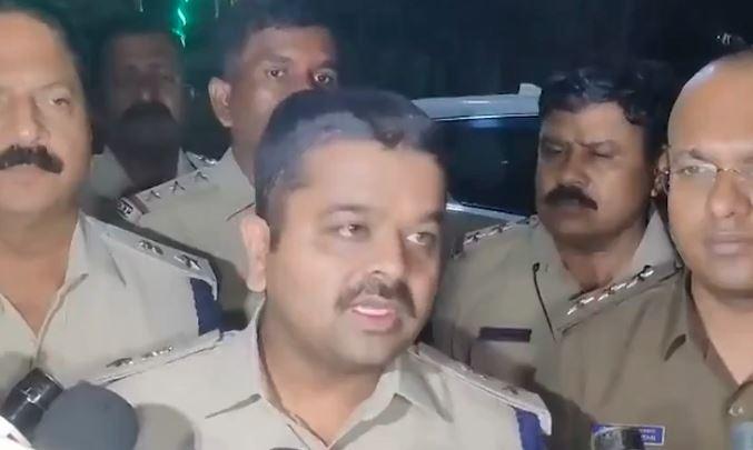 باگل کوٹ پنکا مسجد واقعہ کے بعد کشیدگی، ایس پی سدھارتھ گوئل کا دوٹوک مؤقف؛ مسجد سیل کرنے اور مقدمات واپس لینے سے انکار