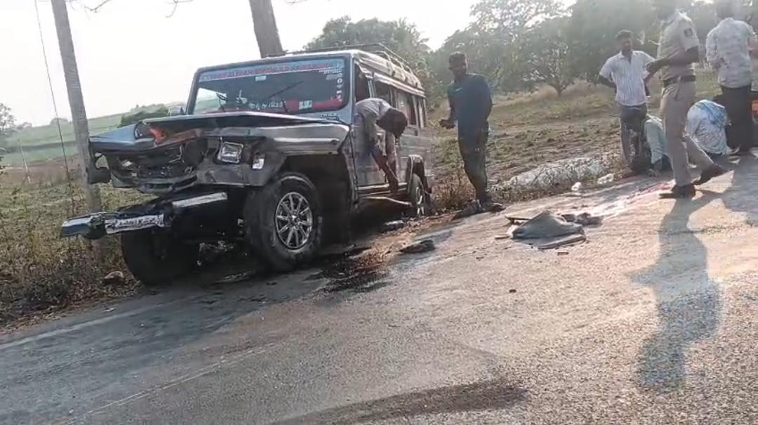 ہلیال میں کروزر اور ماروتی ائیرٹیگا کے درمیان تصادم، ایک ہلاک، سات زخمی