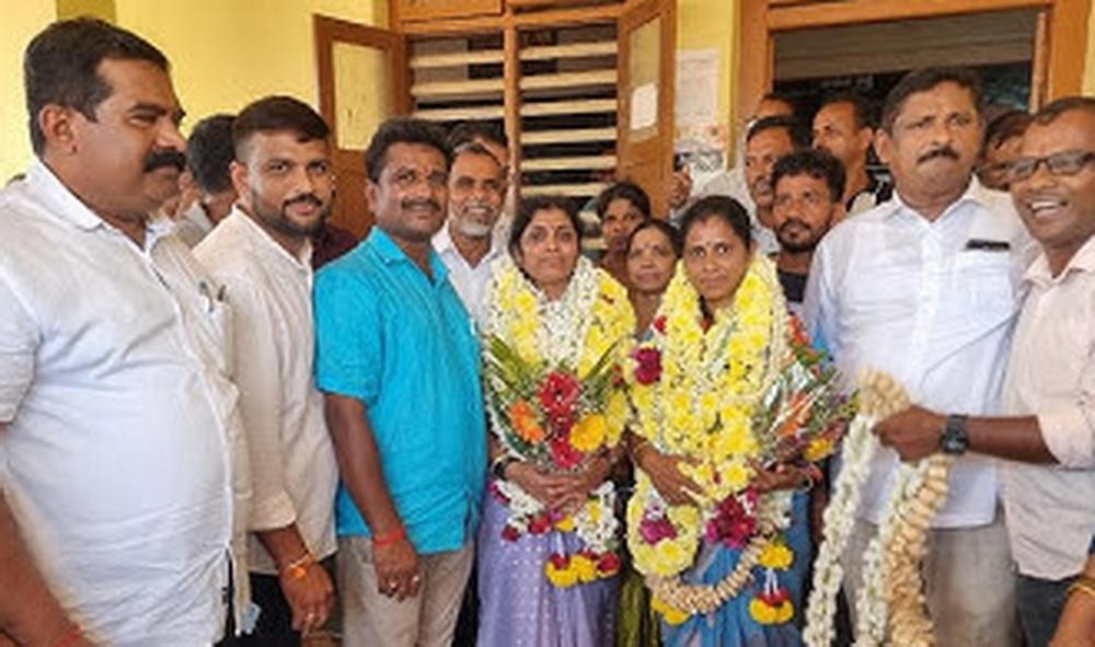 ہوناور : منکی پٹن پنچایت میں عہدیداروں کا انتخاب - سویتا نائک صدر اور جیوتی کھاروی  نائب صدر - بی جے پی کا راستہ روکنے میں کانگریس  ناکام