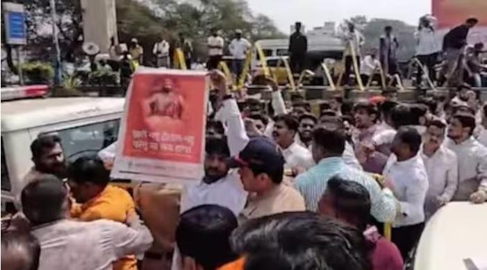 Shivaji-Tipu remarks: BJP, Congress workers pelt stones in Pune, 9 injured; cops to book both sides