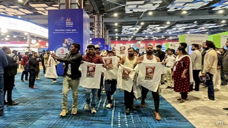 اے آئی سمٹ میں احتجاج پر کانگریس کی حمایت، کہا— مظاہرین کی آواز دبائی نہیں جا سکتی