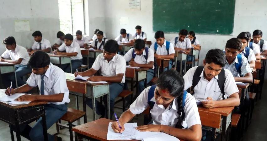 کرناٹک میں پی یو سی اور ایس ایس ایل سی امتحانات کے لیے سخت حفاظتی بندوبست، مراکز کے اطراف دفعہ 163 نافذ، نقل پر کڑی نظر