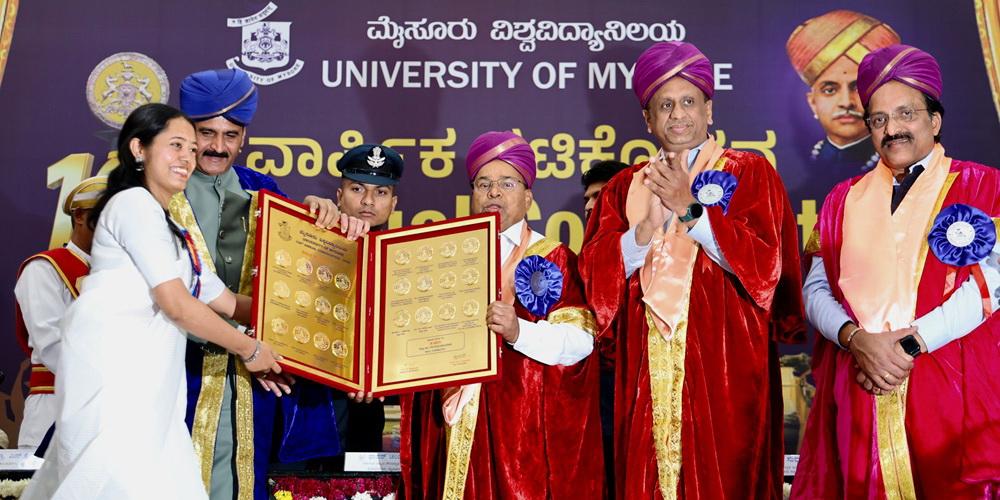 میسور یونیورسٹی کے سالانہ اجلاس میں کرناٹک کے گورنر کا  خطاب: قومی یکجہتی اور سماجی ہم آہنگی کے لیے اقدار پر مبنی تعلیم ناگزیر