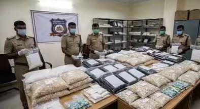 بنگلورو میں 60.86 کروڑ روپے مالیت کی منشیات ضبط، غیر ملکی سمیت 8 ملزمان گرفتار