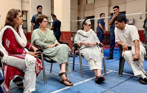 طلبہ پر پولیس کارروائی اور اپوزیشن کے خلاف سختی، کانگریس کا مودی حکومت پر شدید حملہ