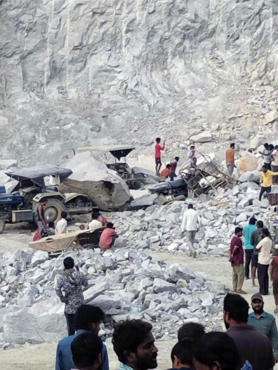 بنگلورو کے مضافات میں پتھر کی کان میں چٹان گرنے سے 7 مزدور ہلاک