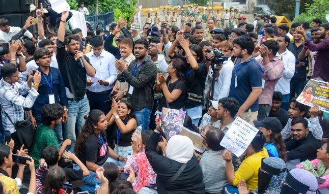نیٹ احتجاج کے دوران کولکاتا تشدد، 16 گرفتار ملزمان کو عدالت سے ضمانت