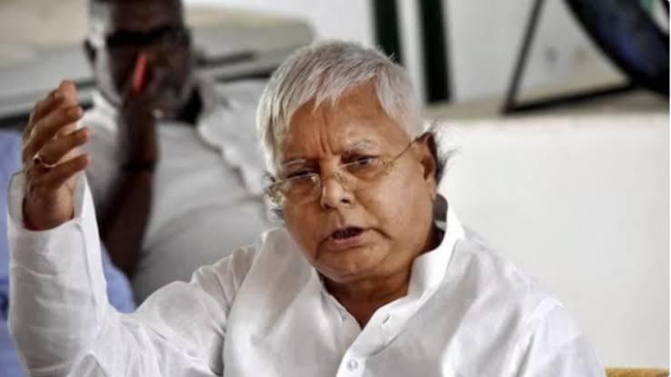 لالو یادو کا حکومتِ مرکز پر حملہ، کہا: آئینی اداروں کی خاموشی جمہوریت کے لیے تشویشناک