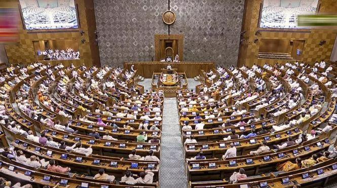 ہنگامہ آرائی کے درمیان سپریم کورٹ میں ججوں کی تعداد 38 کرنے کا بل لوک سبھا سے منظور