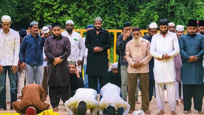 سپریم کورٹ کے عبوری فیصلے کے بعد بھوج شالہ تنازعہ میں متبادل مقام پر پہلا جمعہ
