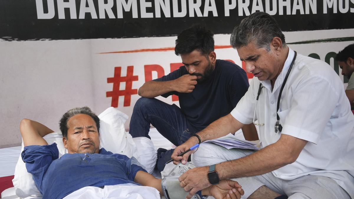 بھوک ہڑتال کے ساتویں دن سونم وانگ چک کی طبیعت ناساز، حکومت پر شدید تنقید