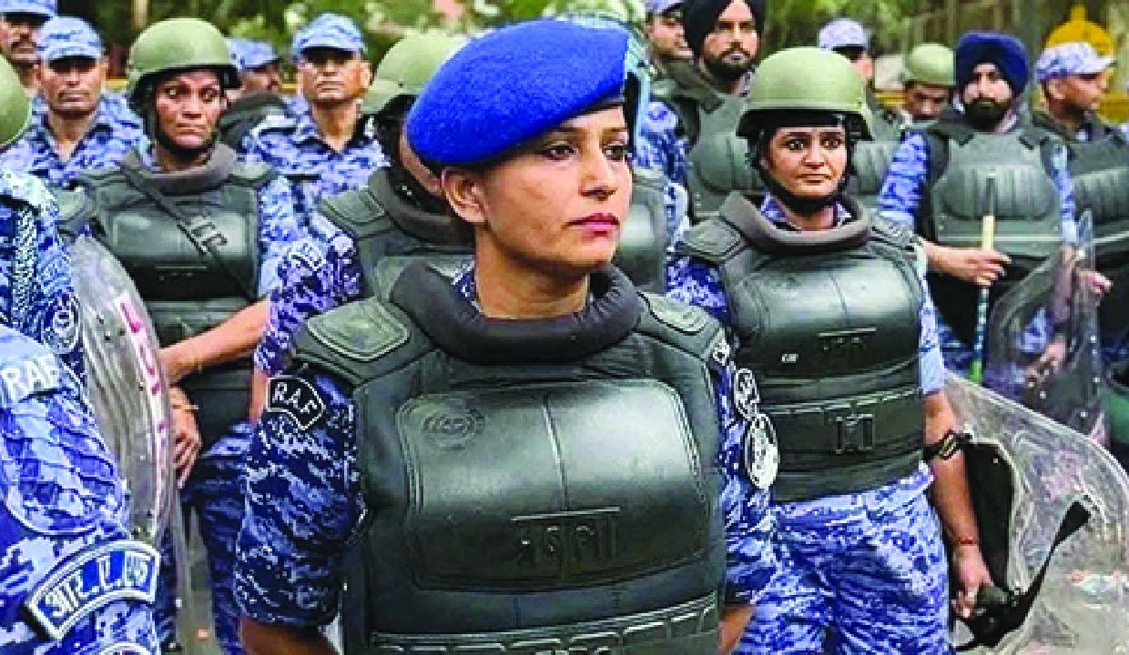 دہلی طلبا احتجاج: پیلیٹ گن چلانے کے معاملے کی تحقیقات شروع، آر اے ایف کی کارروائی زیرِ جانچ