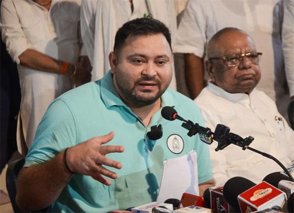 گرفتار طلبہ کو رہا نہ کیا گیا تو بہار بھر میں بڑی تحریک چھیڑیں گے: تیجسوی یادو