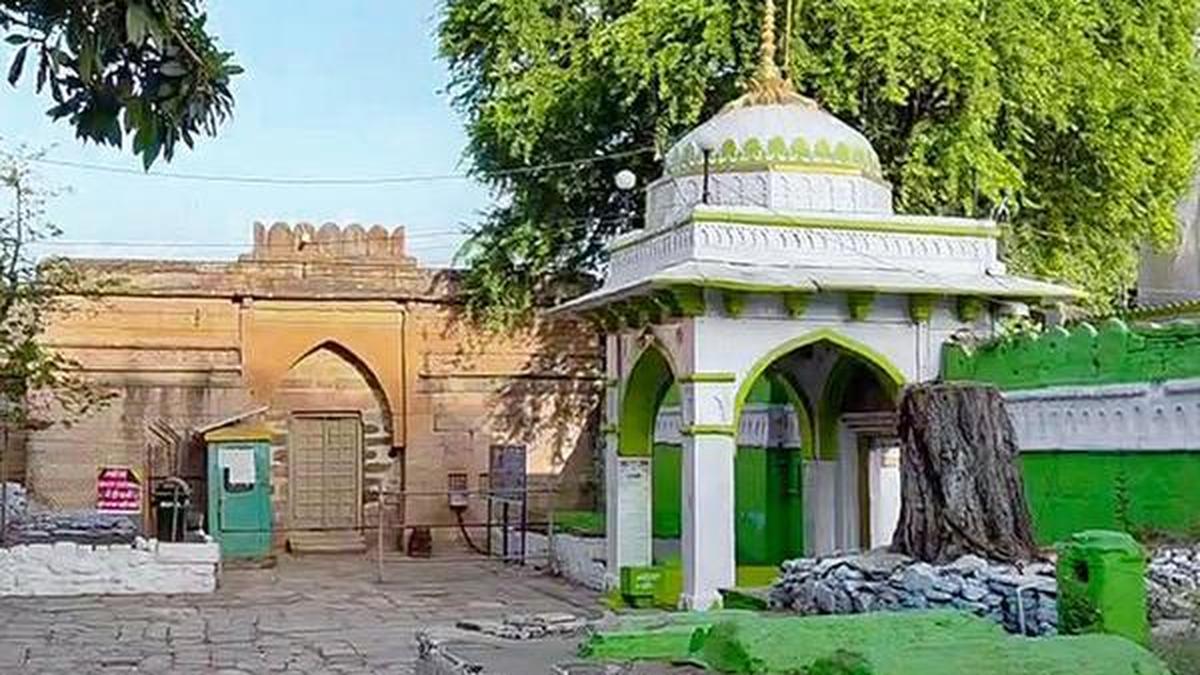 نمازِ جمعہ کی ادائیگی میں سہولت فراہم کی جائے؛ بھوج شالہ کیس میں سپریم کورٹ کی ہدایت