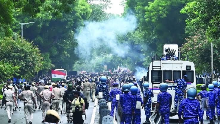 طلبہ پر پیلٹ گن کے استعمال سے متعلق سپریم کورٹ میں اہم سماعت، عرضی گزار سے سخت سوالات