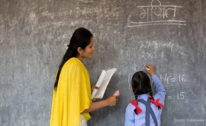 تعلیمی بحران پر دگ وجے سنگھ کا بڑا حملہ، لاکھوں اساتذہ کی اسامیاں خالی ہونے پر سوال