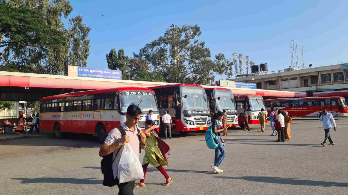 کرناٹک کے تمام اسکول و کالج طلبہ کو سرکاری بسوں میں مفت سفر کی سہولت، مفت بس پاس کی منظوری